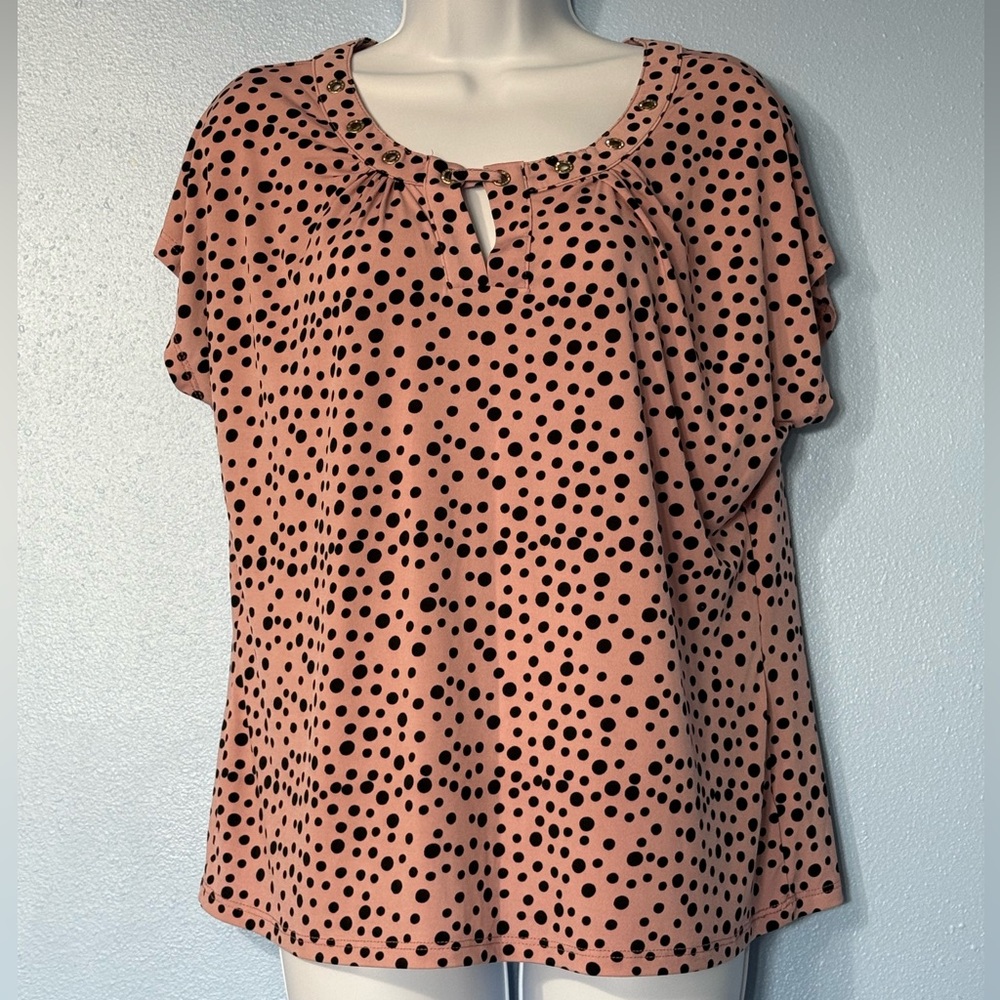 BUSINESS CASUAL pink polka dot top